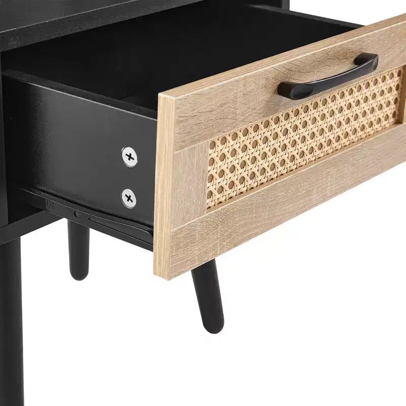 Table d'appoint en rotin avec tiroir et pieds en bois massif — Table de chevet noire pour salon et chambre à coucher