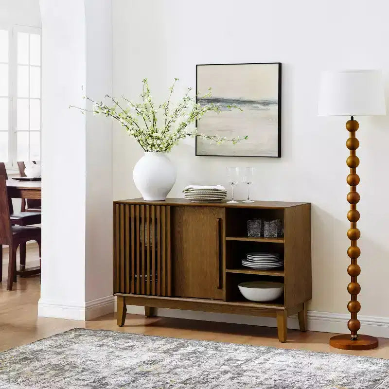 Buffet/meuble TV moderne du milieu du siècle de 119 cm, armoire de rangement avec porte coulissante à lattes et pieds en bois massif