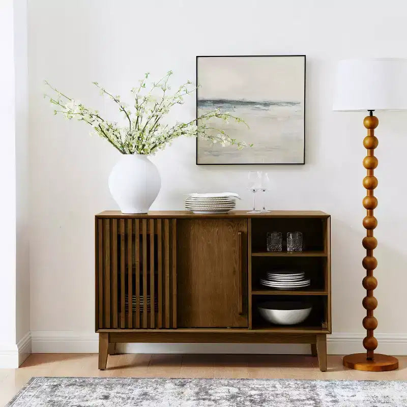 Buffet/meuble TV moderne du milieu du siècle de 119 cm, armoire de rangement avec porte coulissante à lattes et pieds en bois massif