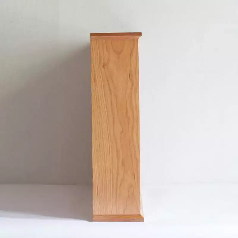 Meuble de rangement vintage en bois de cerisier massif avec casiers, étagères de cuisine à poser avec niches cintrées pour épices ou tasses à thé