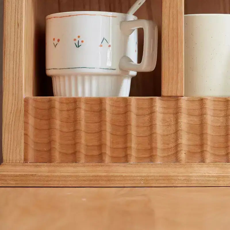 Meuble de rangement vintage en bois de cerisier massif avec casiers, étagères de cuisine à poser avec niches cintrées pour épices ou tasses à thé