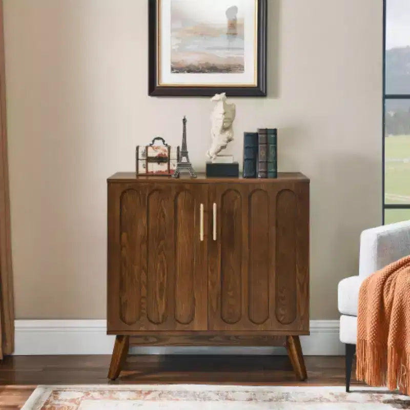 Armoire d'appoint cannelée Mid-Century Modern de 32 pouces avec 2 petites portes, pieds en bois massif et poignées dorées