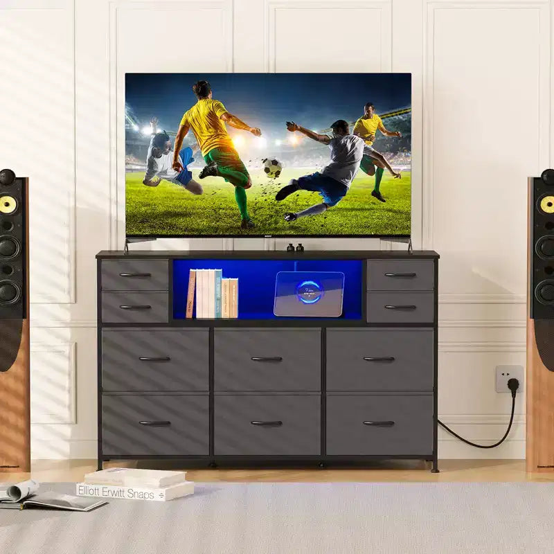 Commode de rangement à 10 tiroirs en tissu, meuble TV avec prise de courant et lumière LED pour téléviseurs de 45 à 55 pouces, commode avec plateau en bois pour chambre à coucher