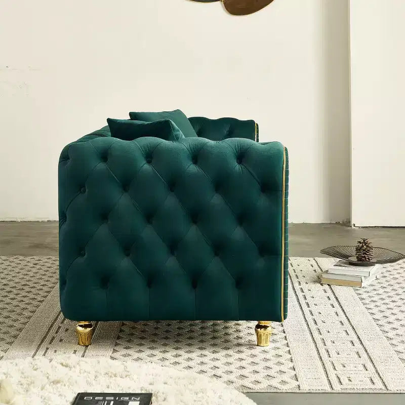 Canapé Chesterfield capitonné de luxe moderne de 86 pouces, canapé 3 places avec accoudoirs roulés et garniture dorée pour salon, chambre ou appartement