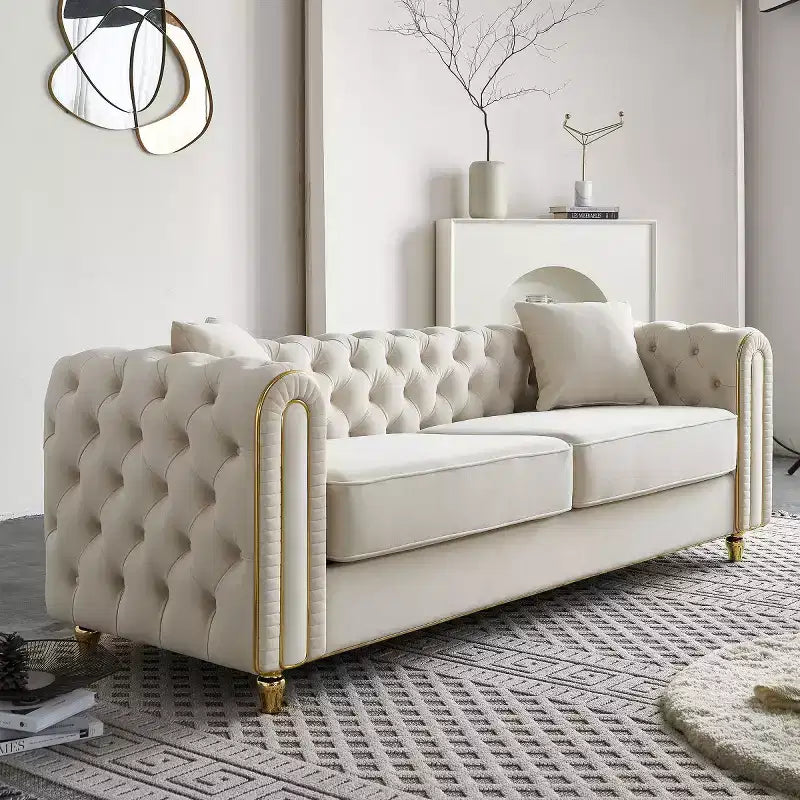 Canapé Chesterfield capitonné de luxe moderne de 86 pouces, canapé 3 places avec accoudoirs roulés et garniture dorée pour salon, chambre ou appartement