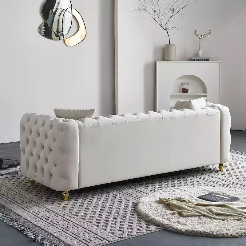 Canapé Chesterfield capitonné de luxe moderne de 86 pouces, canapé 3 places avec accoudoirs roulés et garniture dorée pour salon, chambre ou appartement
