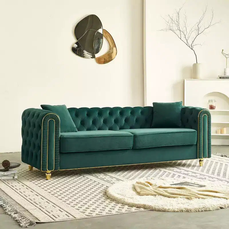 Canapé Chesterfield capitonné de luxe moderne de 86 pouces, canapé 3 places avec accoudoirs roulés et garniture dorée pour salon, chambre ou appartement